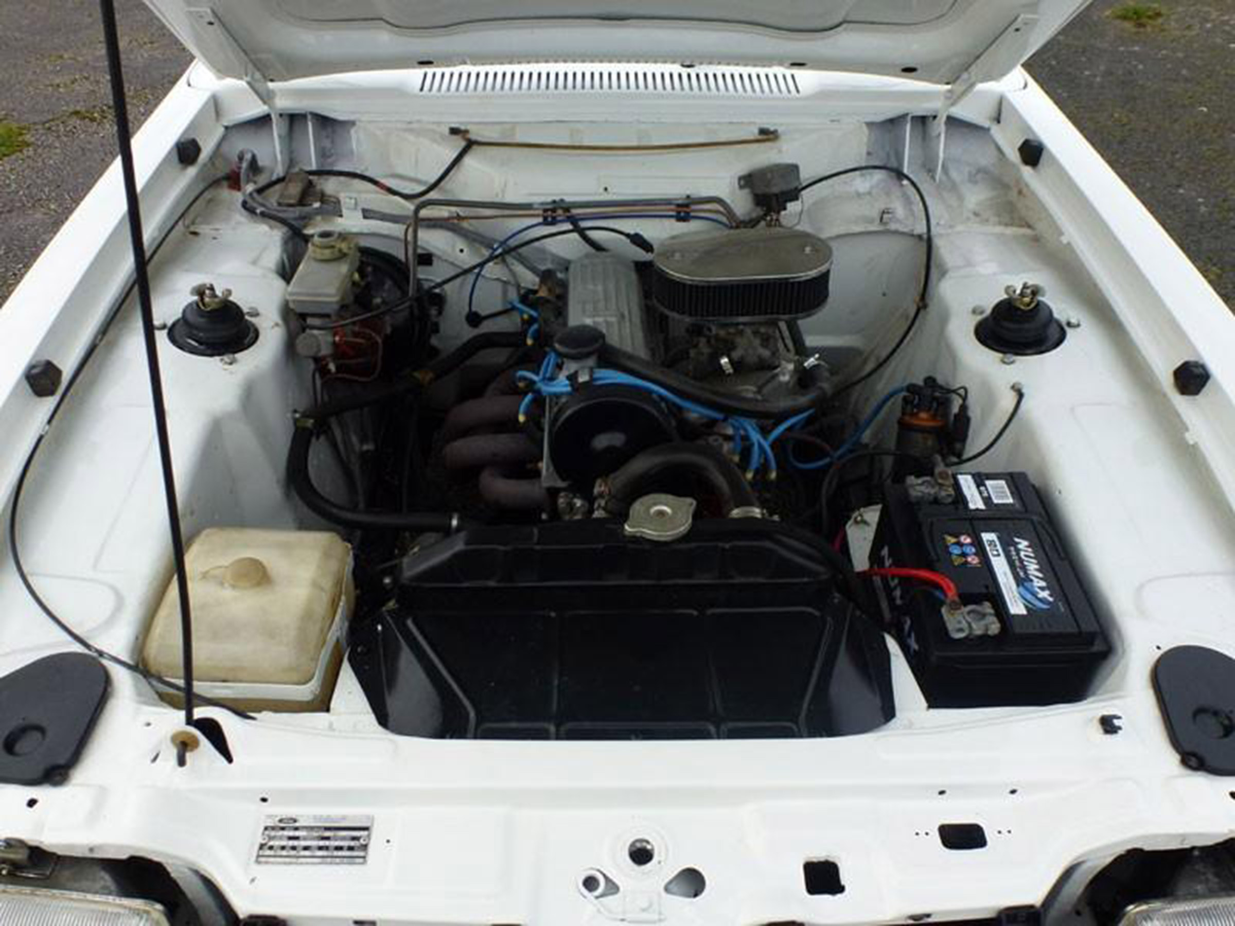 Minder Cars - Capri engine