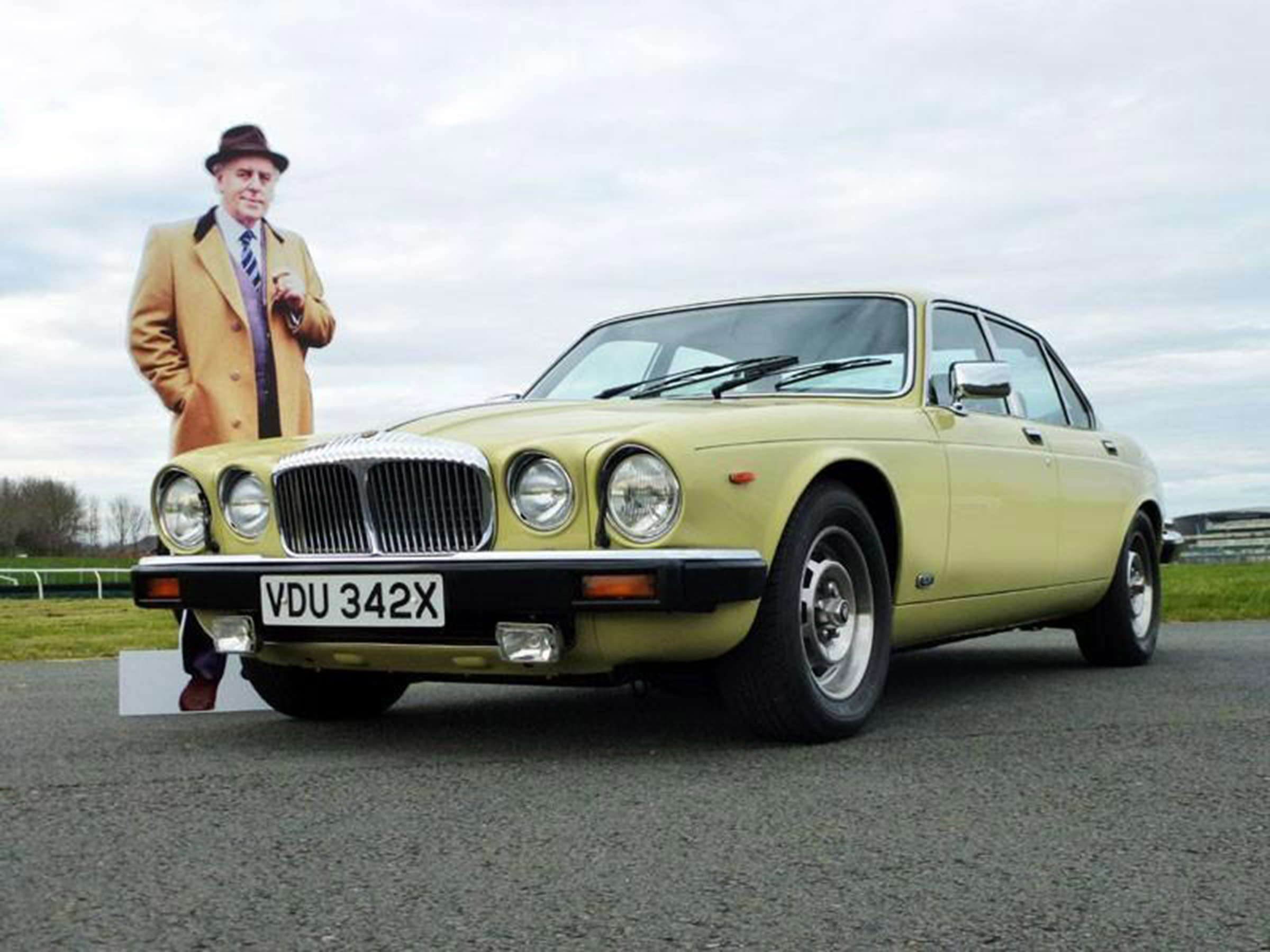Minder Cars - Daimler front three quarter