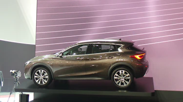 Infiniti QX30 Geneva - side