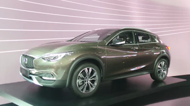 Infiniti QX30 Geneva - side