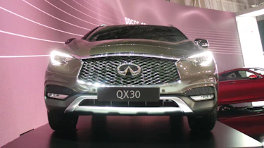 Infiniti QX30 Geneva - front