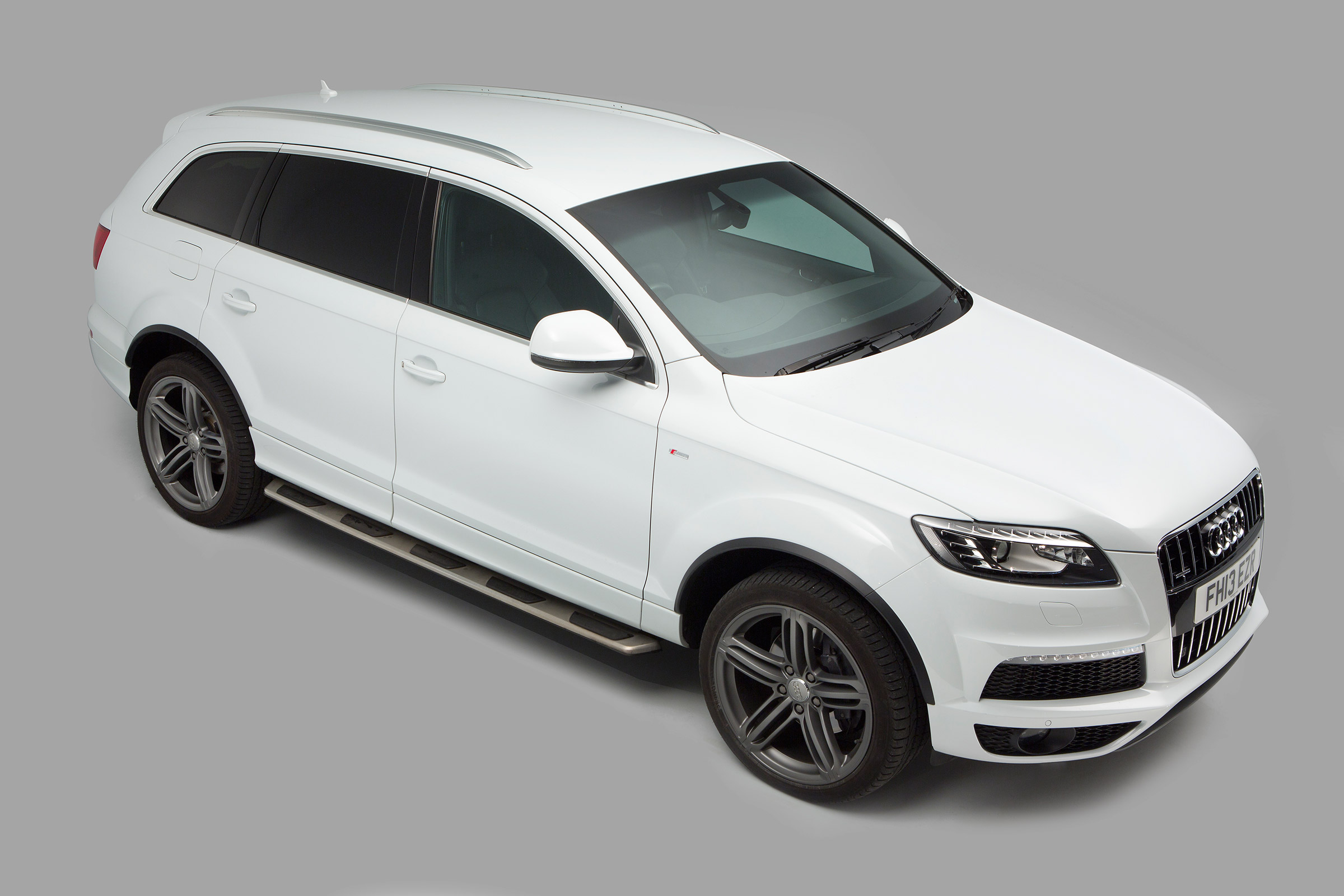 Used Audi Q7 - front/above