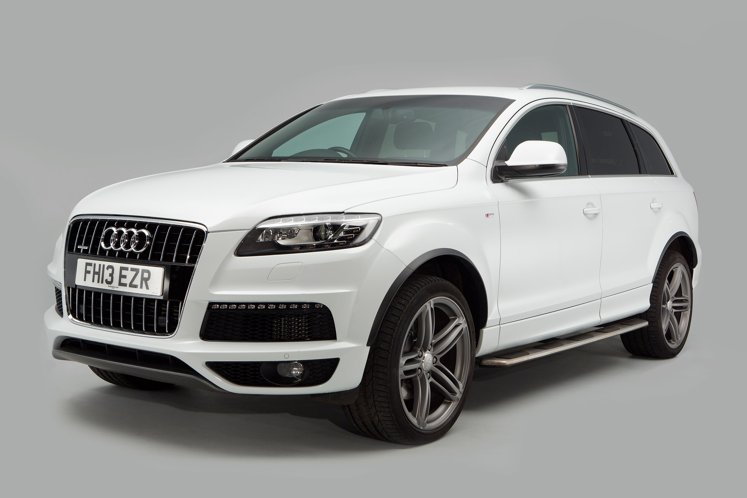 Used Audi Q7 - front/side