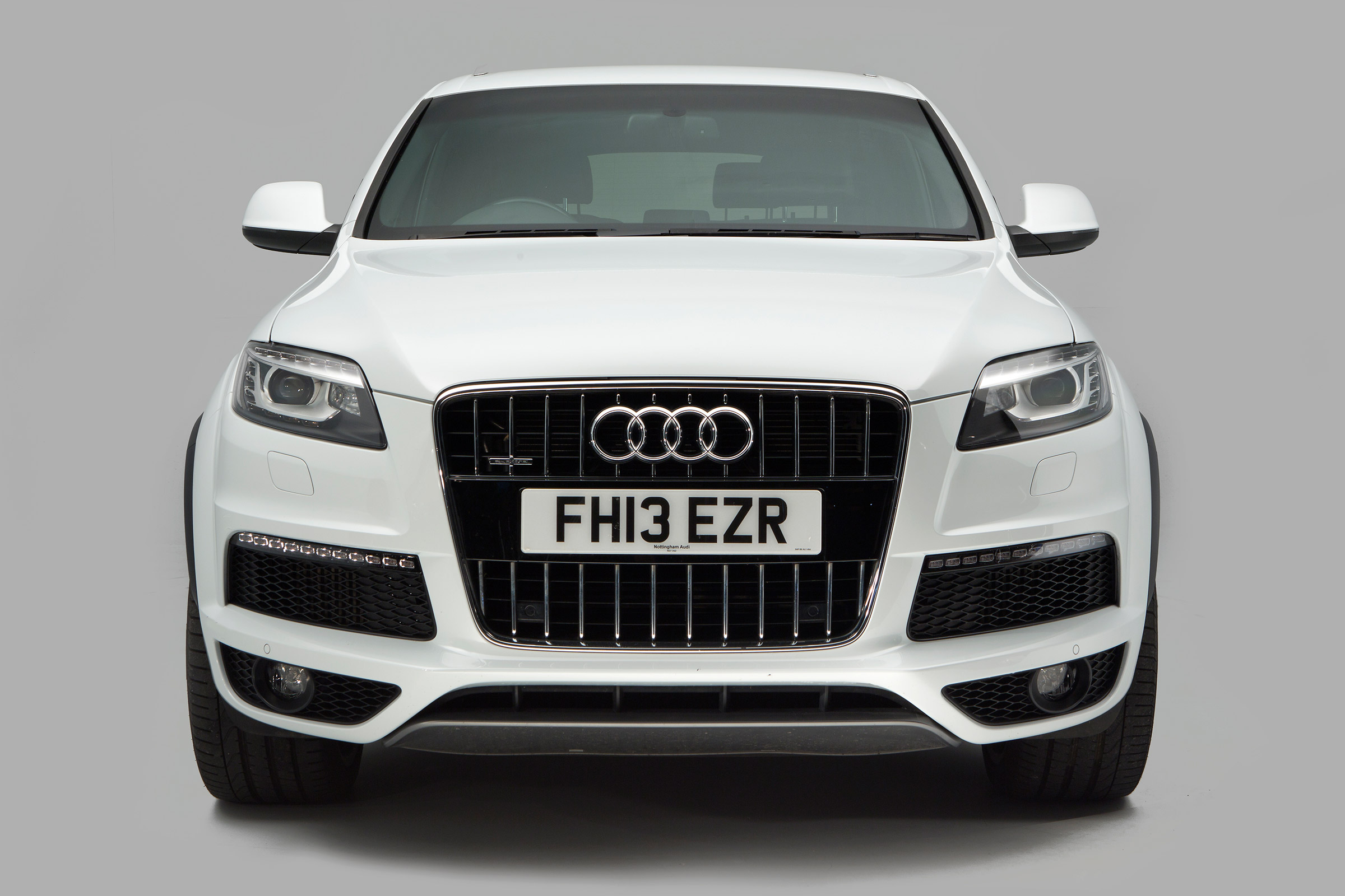 Used Audi Q7 - full front