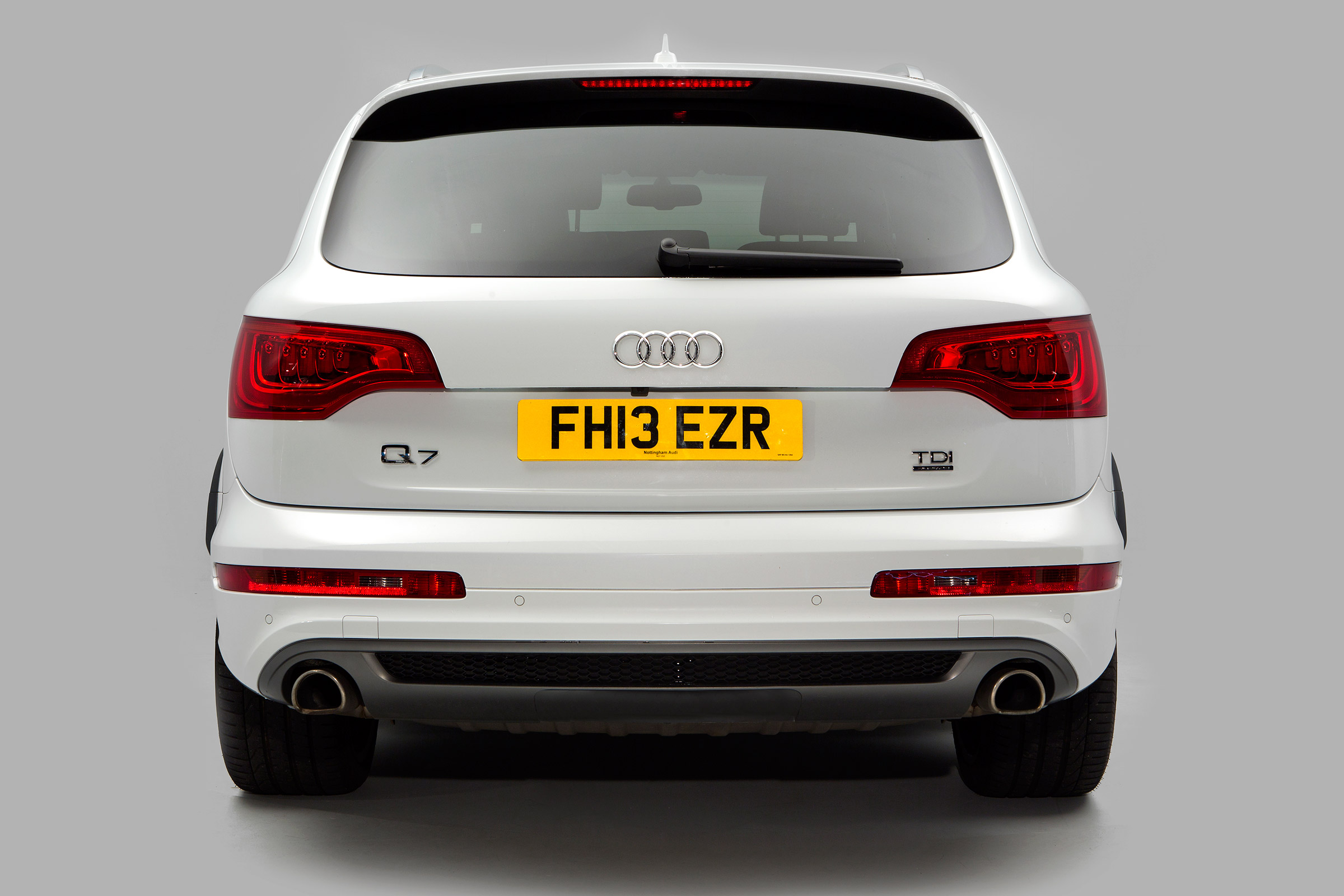 Used Audi Q7 - full rear