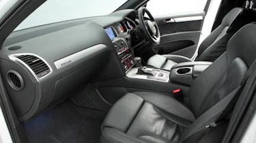 Used Audi Q7 - front seats