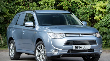 Mitsubishi Outlander PHEV - front