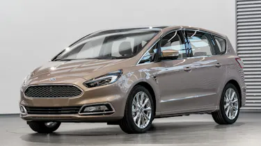 Ford S-MAX Vignale - studio front quarter