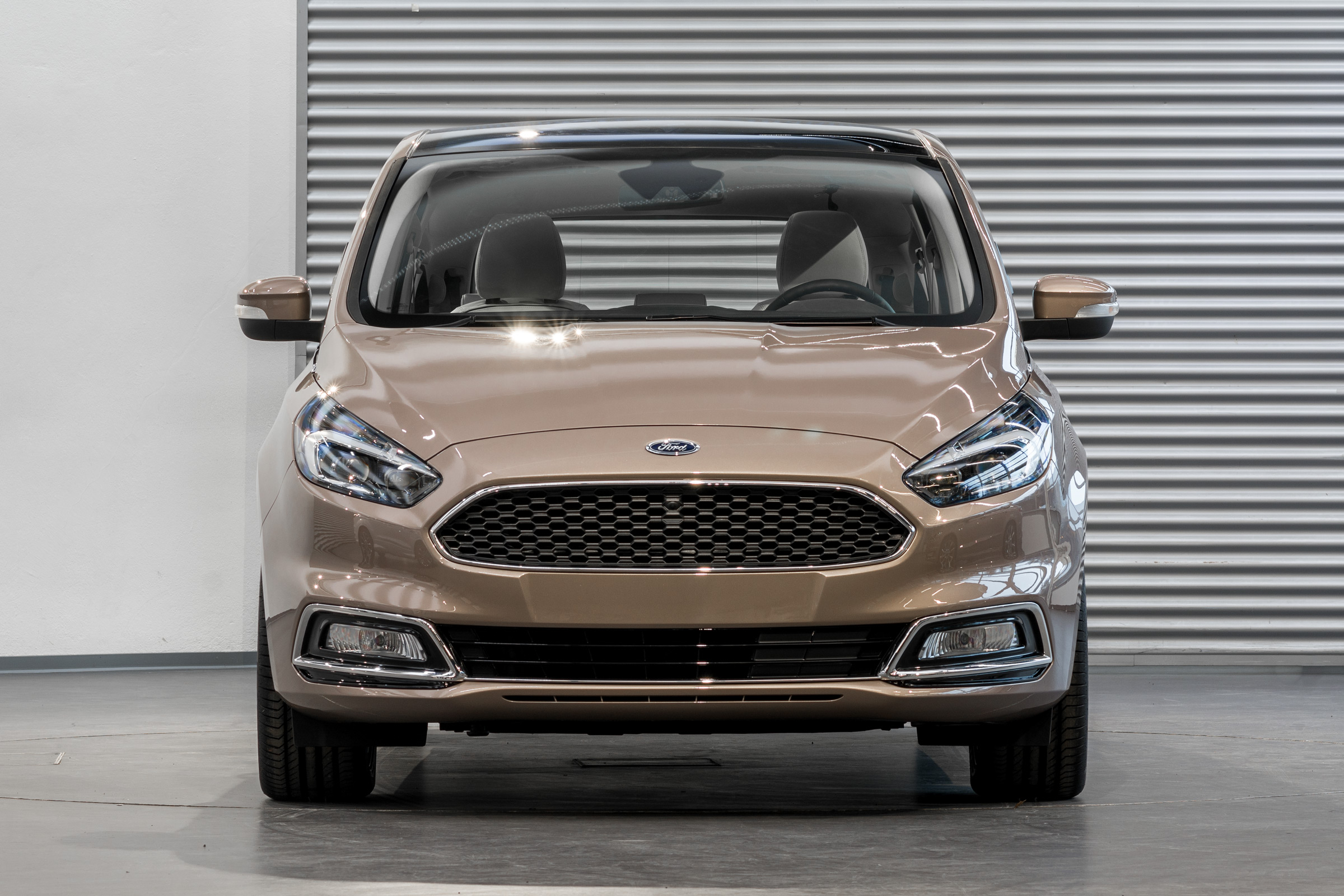 Ford S-MAX Vignale - studio front