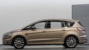 Ford S-MAX Vignale - studio side
