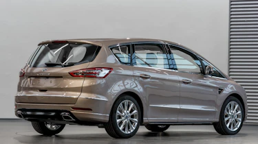 Ford S-MAX Vignale - studio rear quarter 2