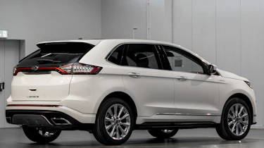 Ford Edge Vignale - studio rear quarter