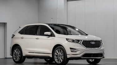 Ford Edge Vignale - studio front quarter 2