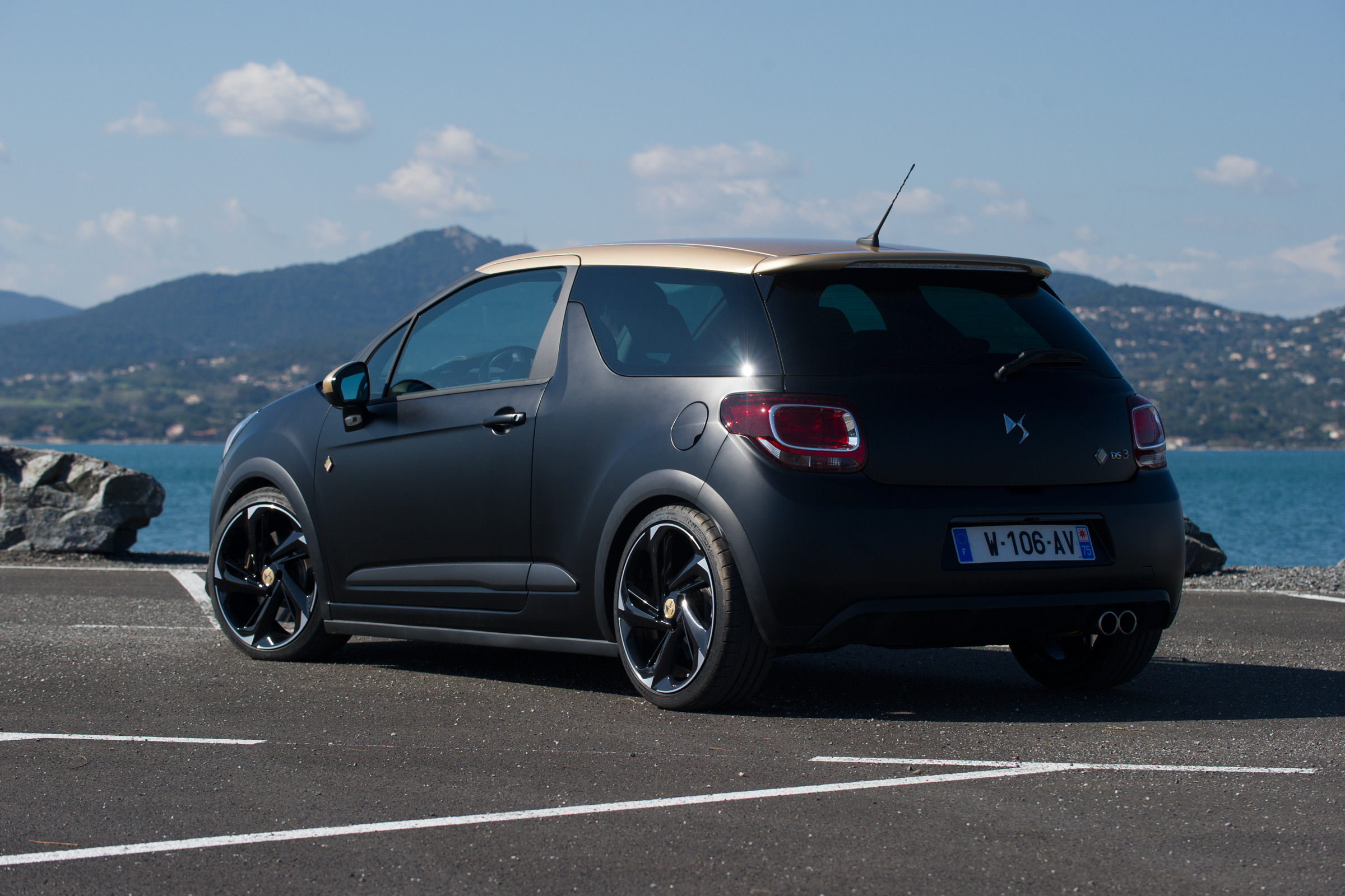 DS 3 Performance review 2016 - rear quarter