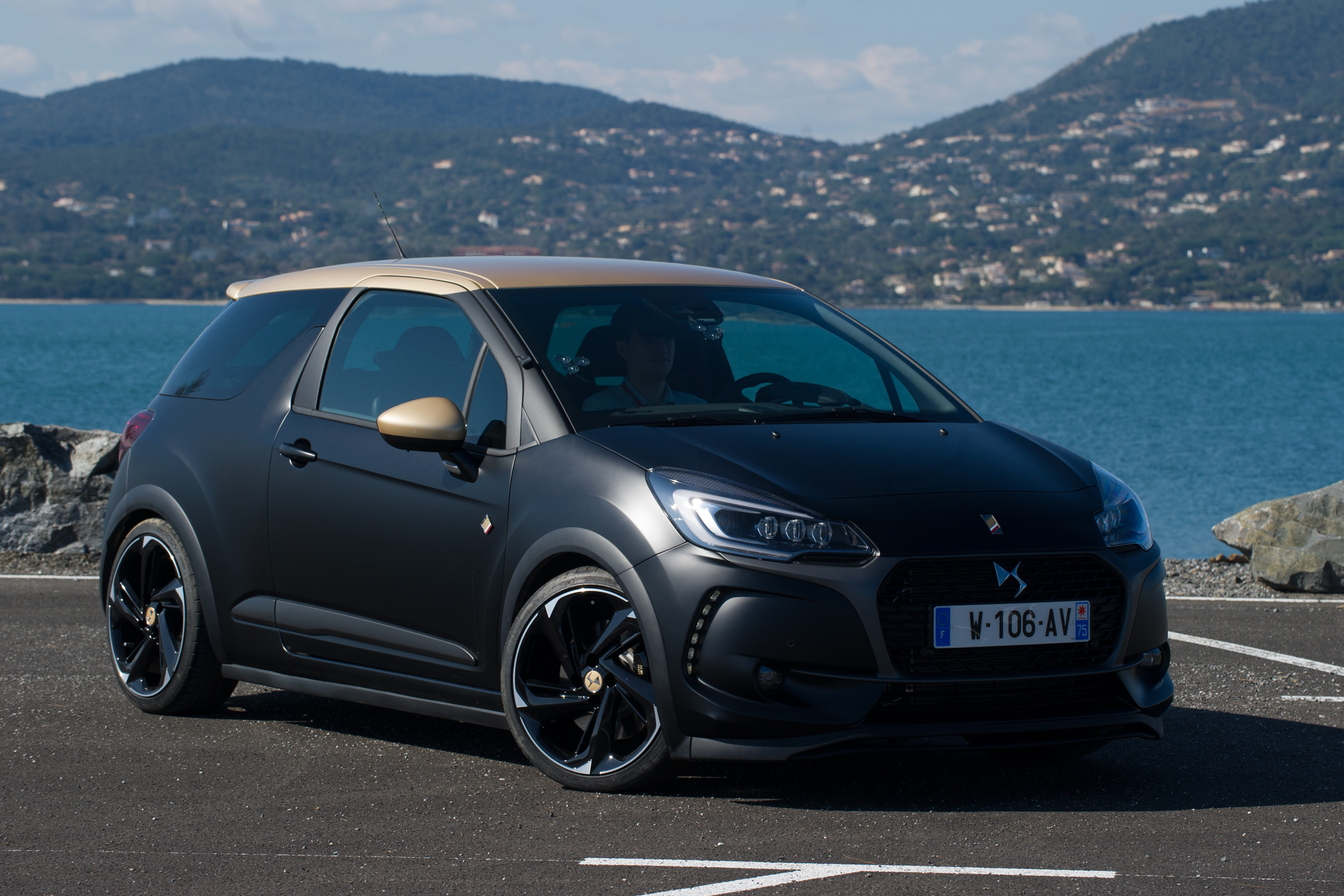 DS 3 Performance review 2016 - front quarter
