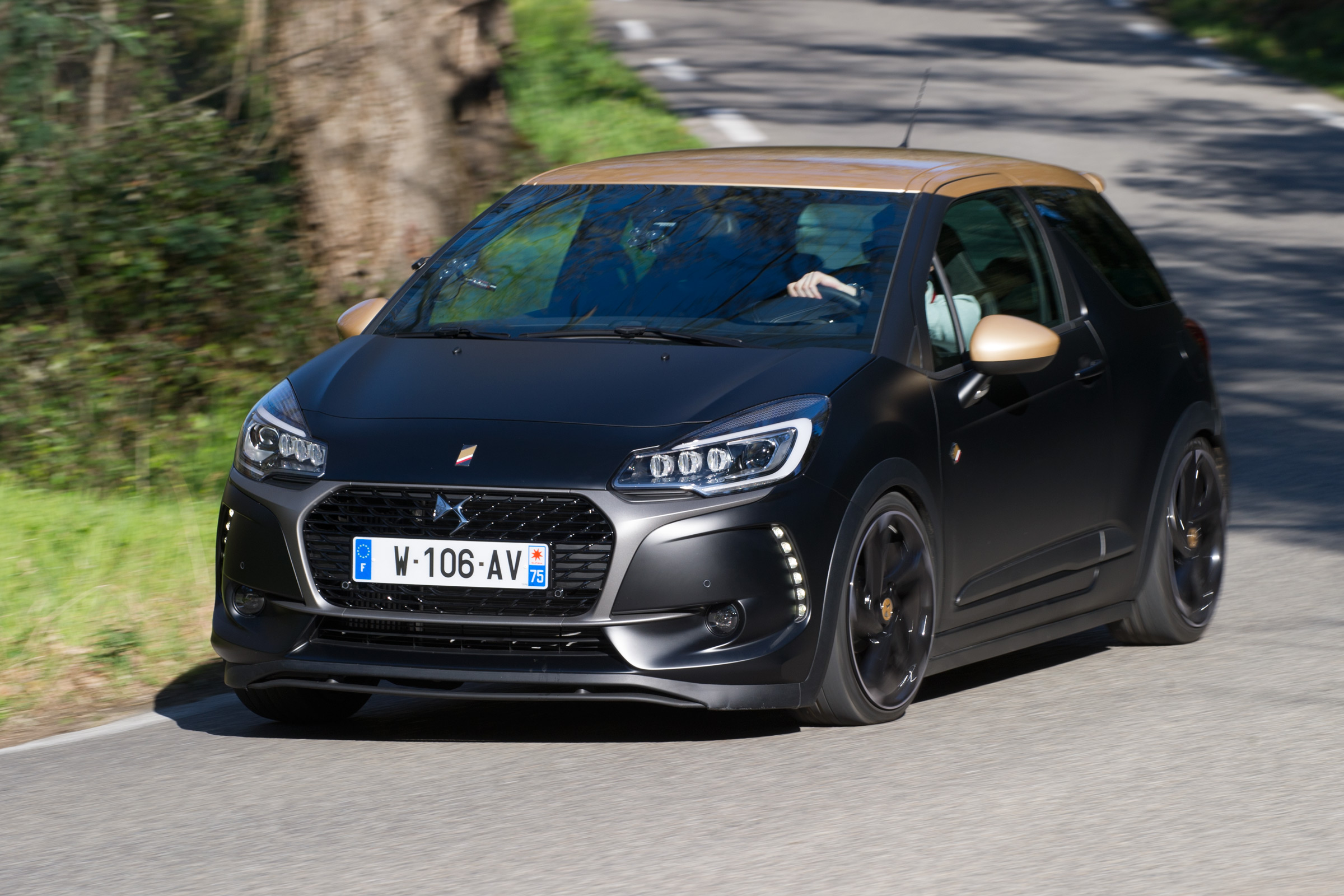 DS 3 Performance review 2016 - front cornering