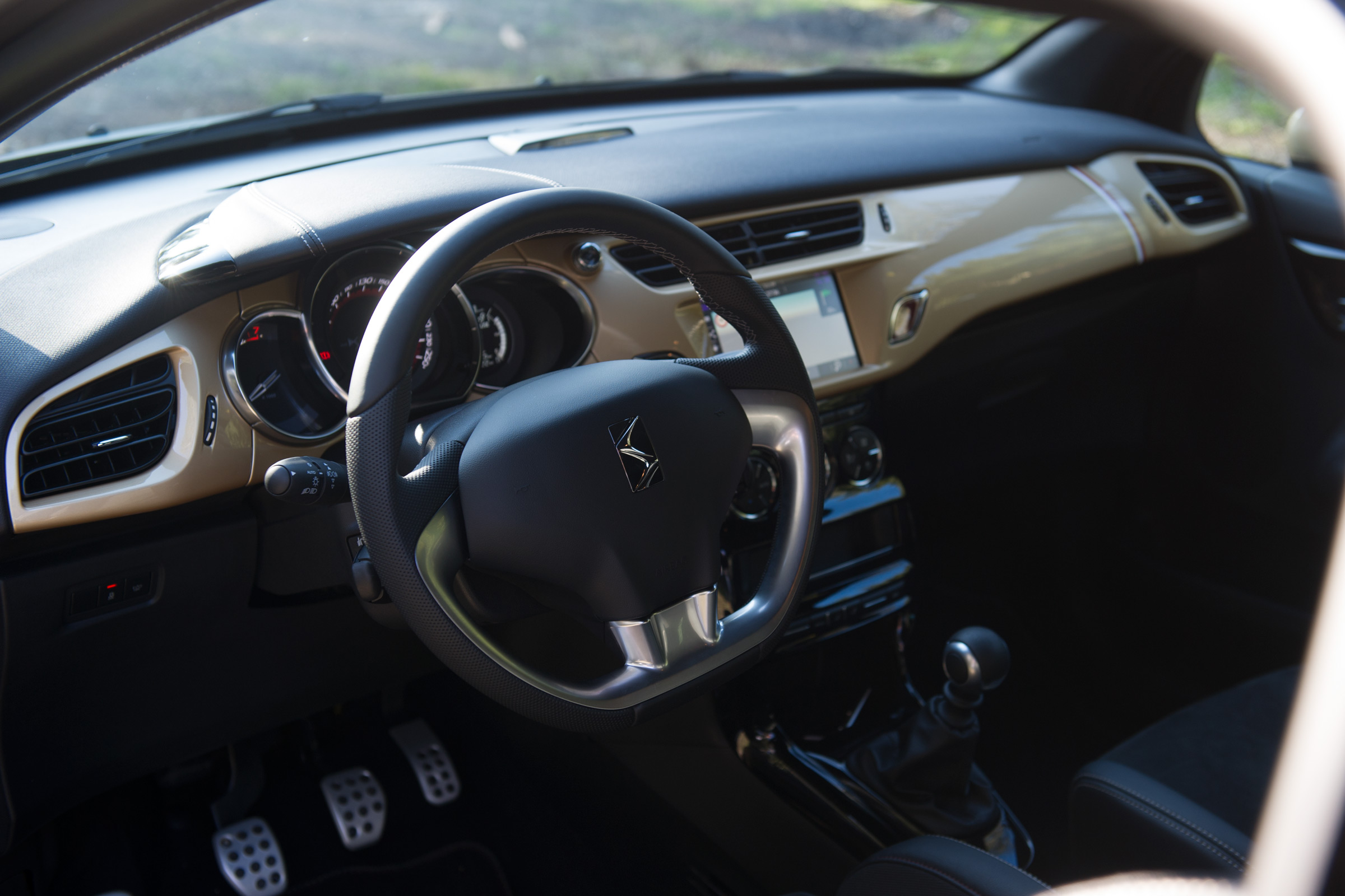 DS 3 Performance review 2016 - interior