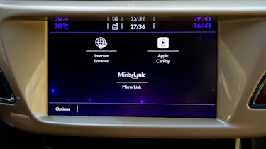 DS 3 Performance review 2016 - infotainment