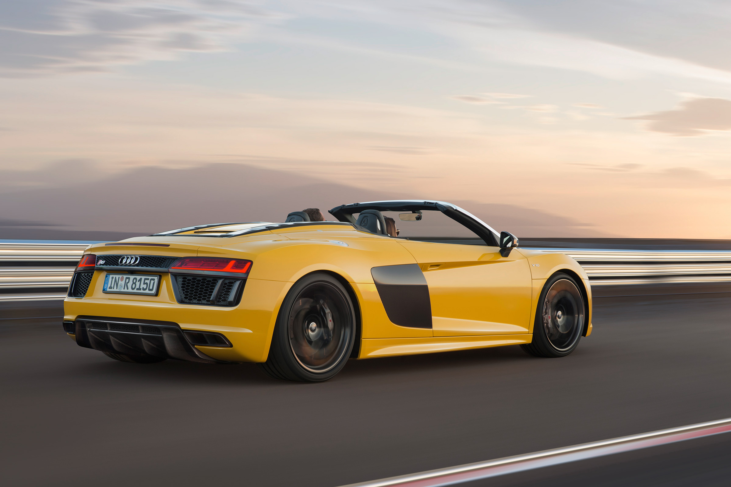 Audi R8 Spyder 2016 official - rear tracking