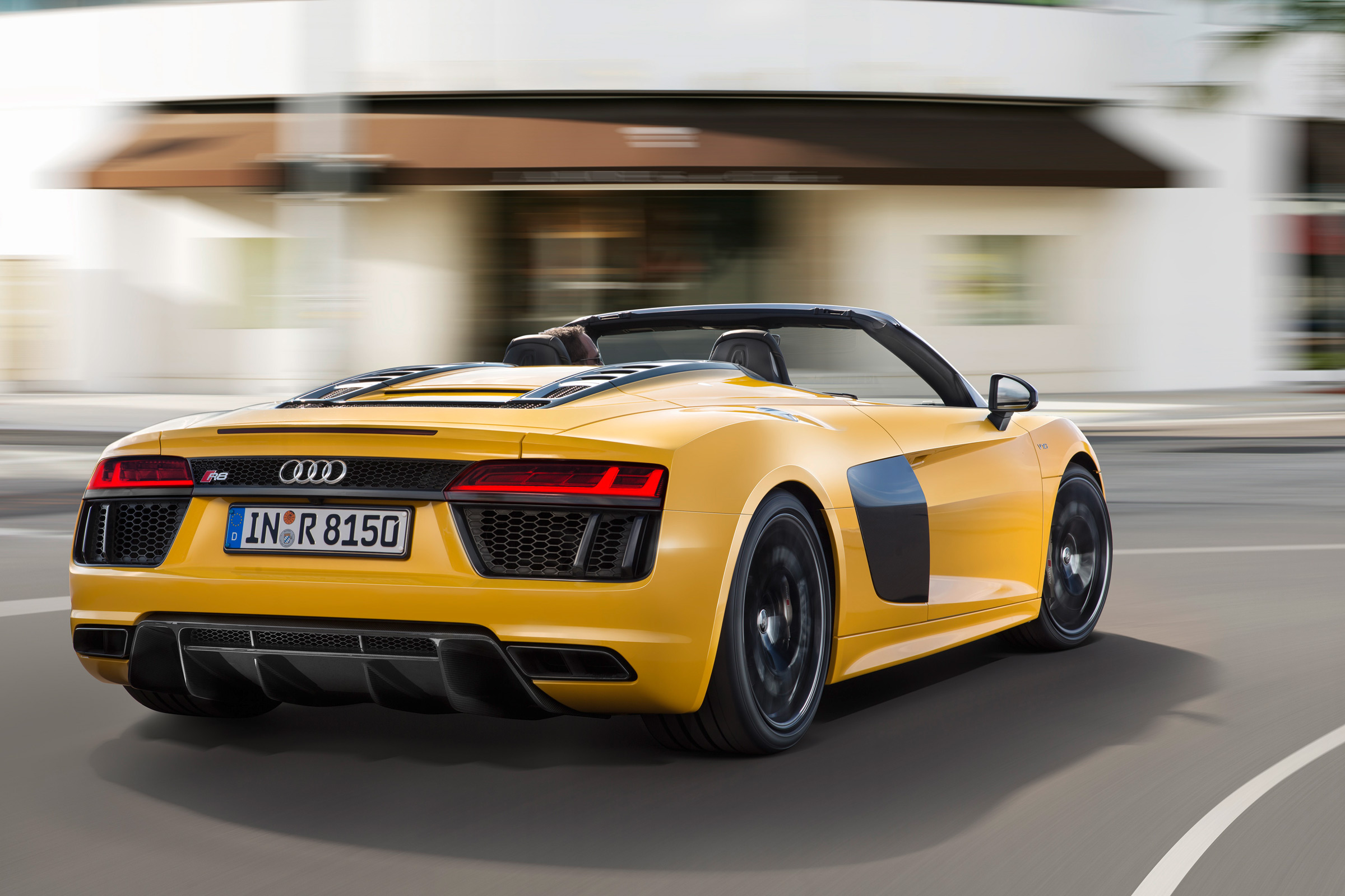 Audi R8 Spyder 2016 official - rear cornering