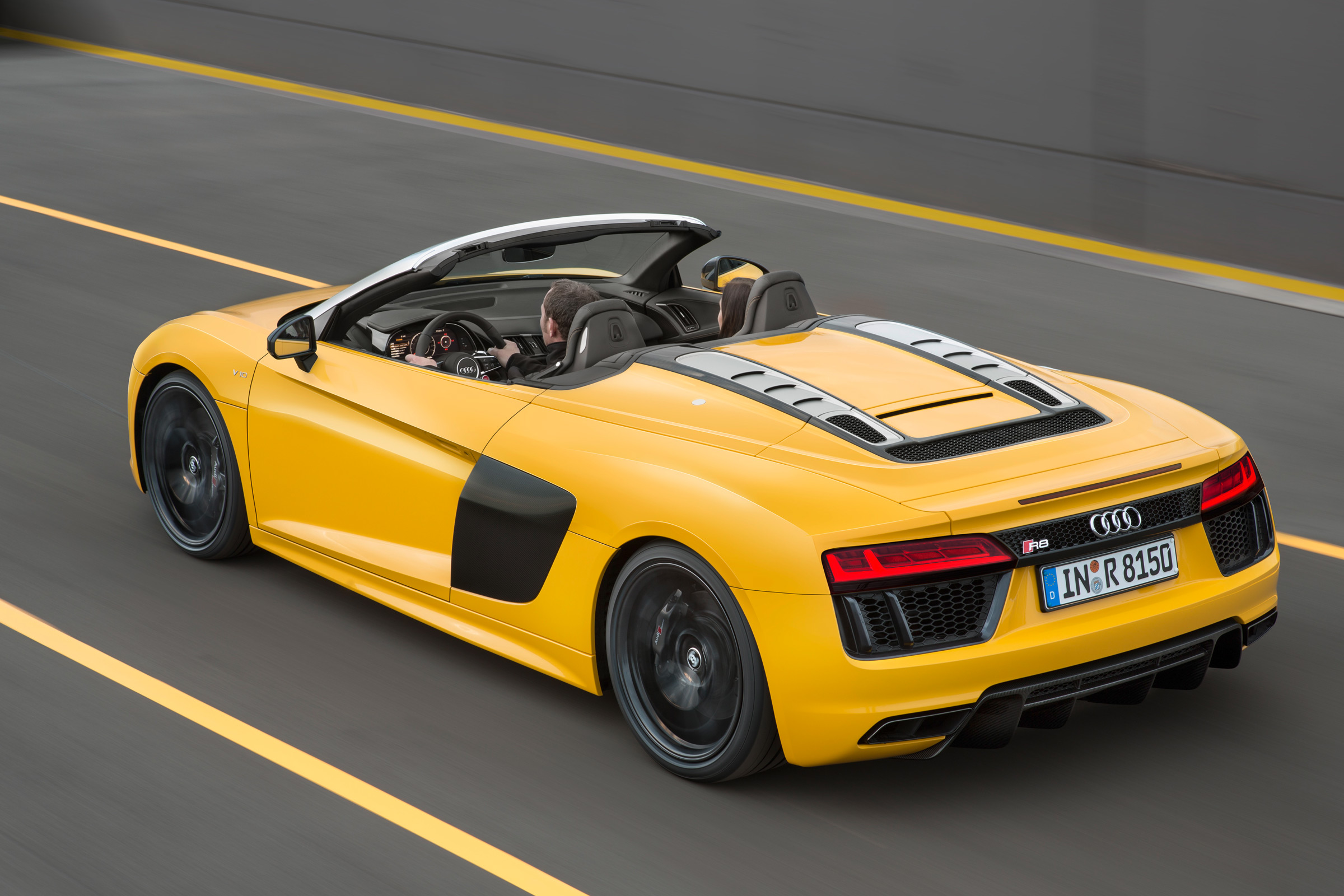 Audi R8 Spyder 2016 official - rear tracking 3