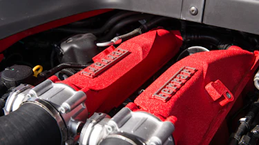 Ferrari California T HS - engine