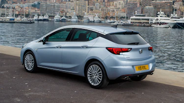 Vauxhall Astra 1.6 turbo - rear static