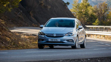 Vauxhall Astra 1.6 turbo - front cornering