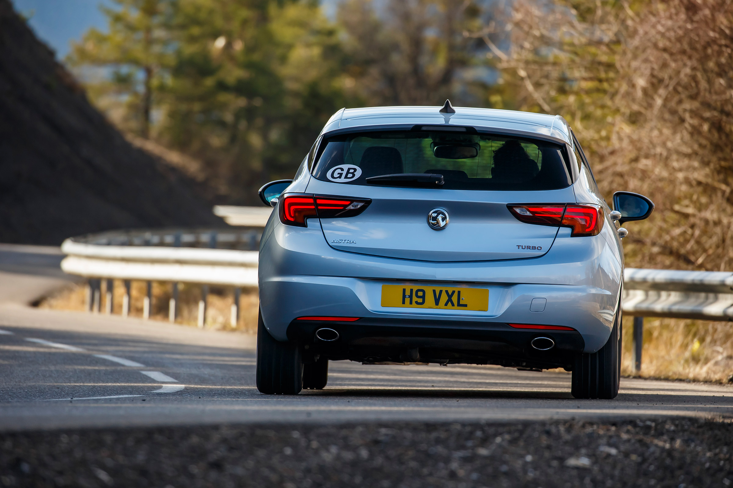 Vauxhall Astra 1.6 turbo - rear cornering