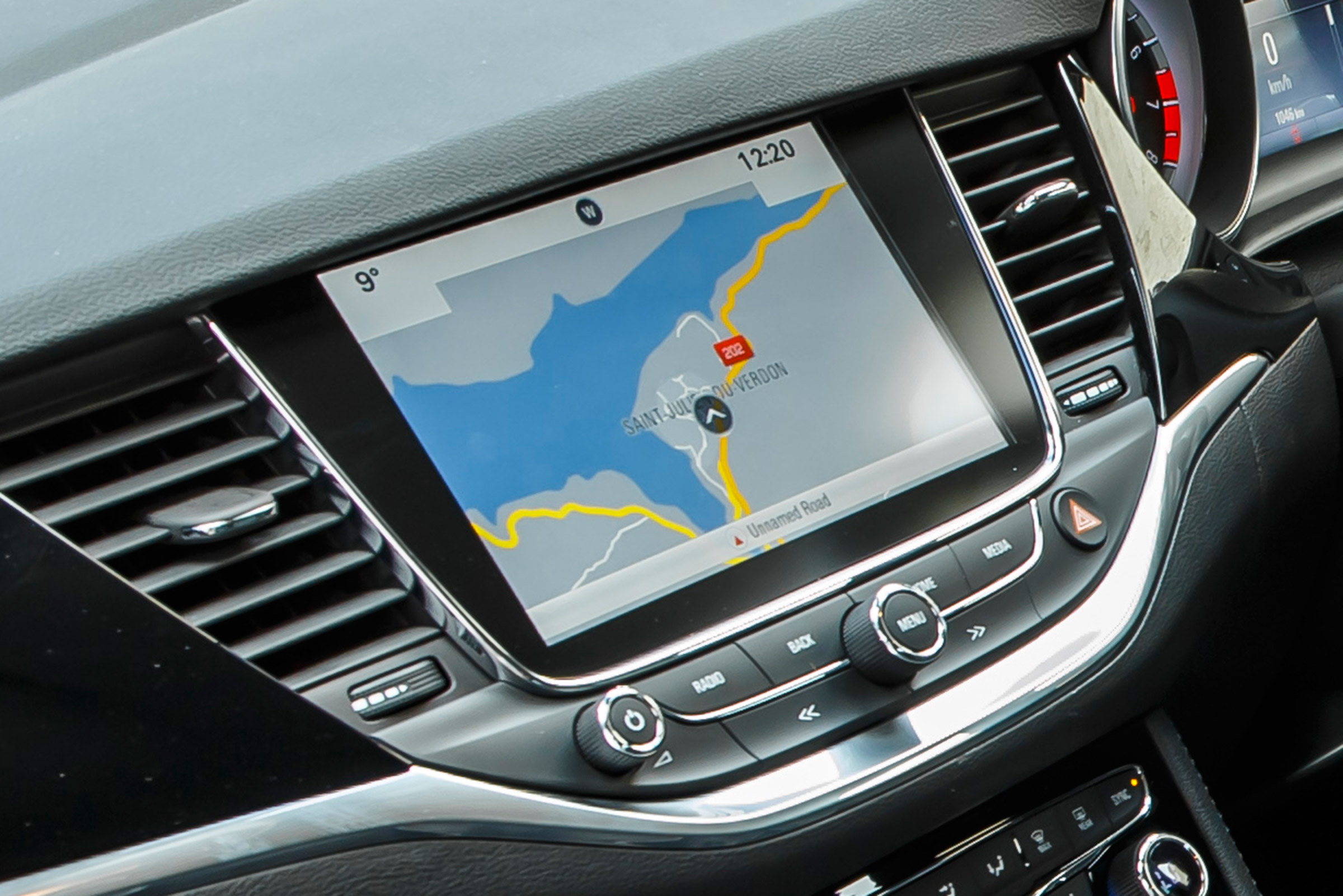 Vauxhall Astra 1.6 turbo - sat-nav