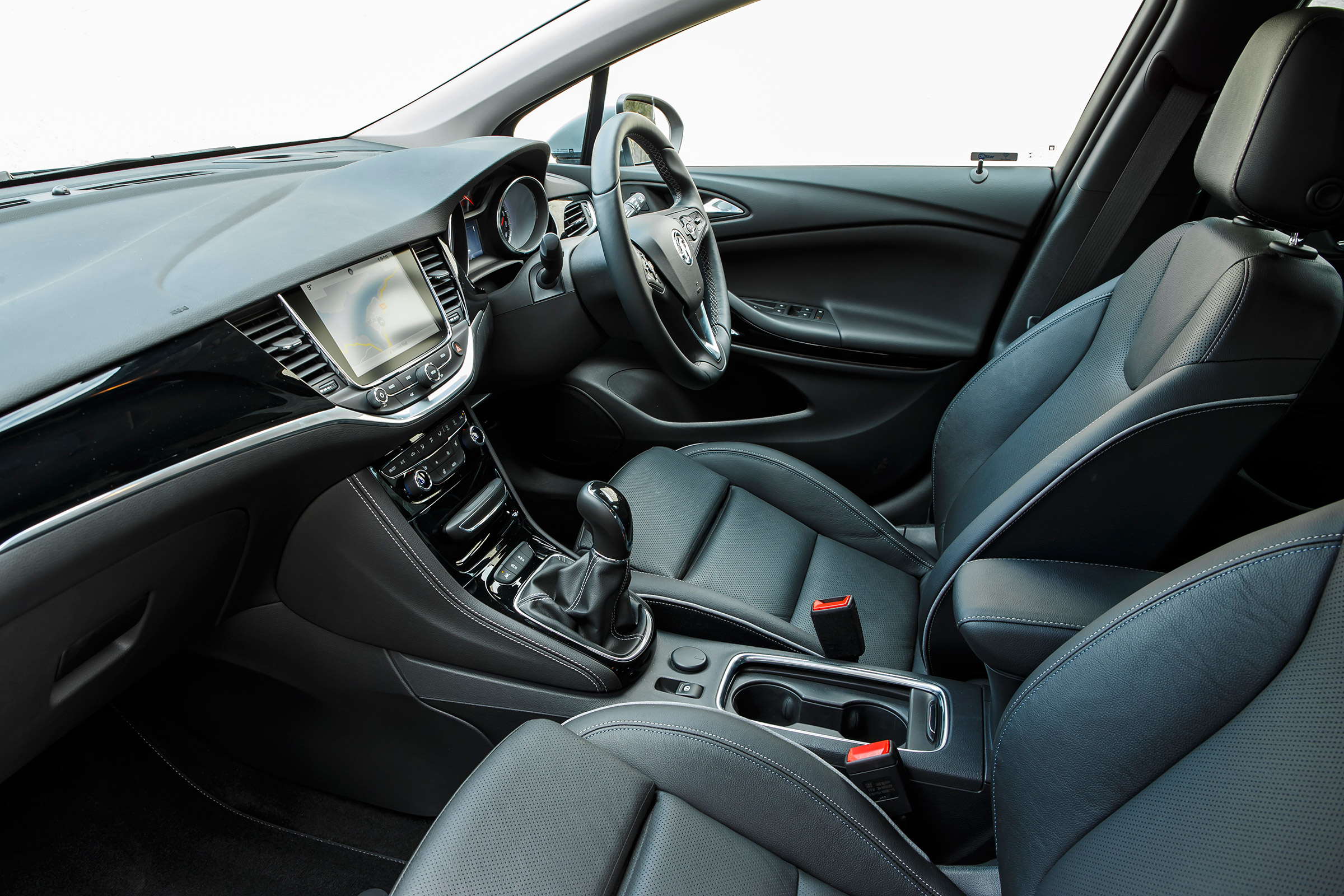 Vauxhall Astra 1.6 turbo - interior