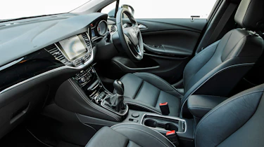 Vauxhall Astra 1.6 turbo - interior
