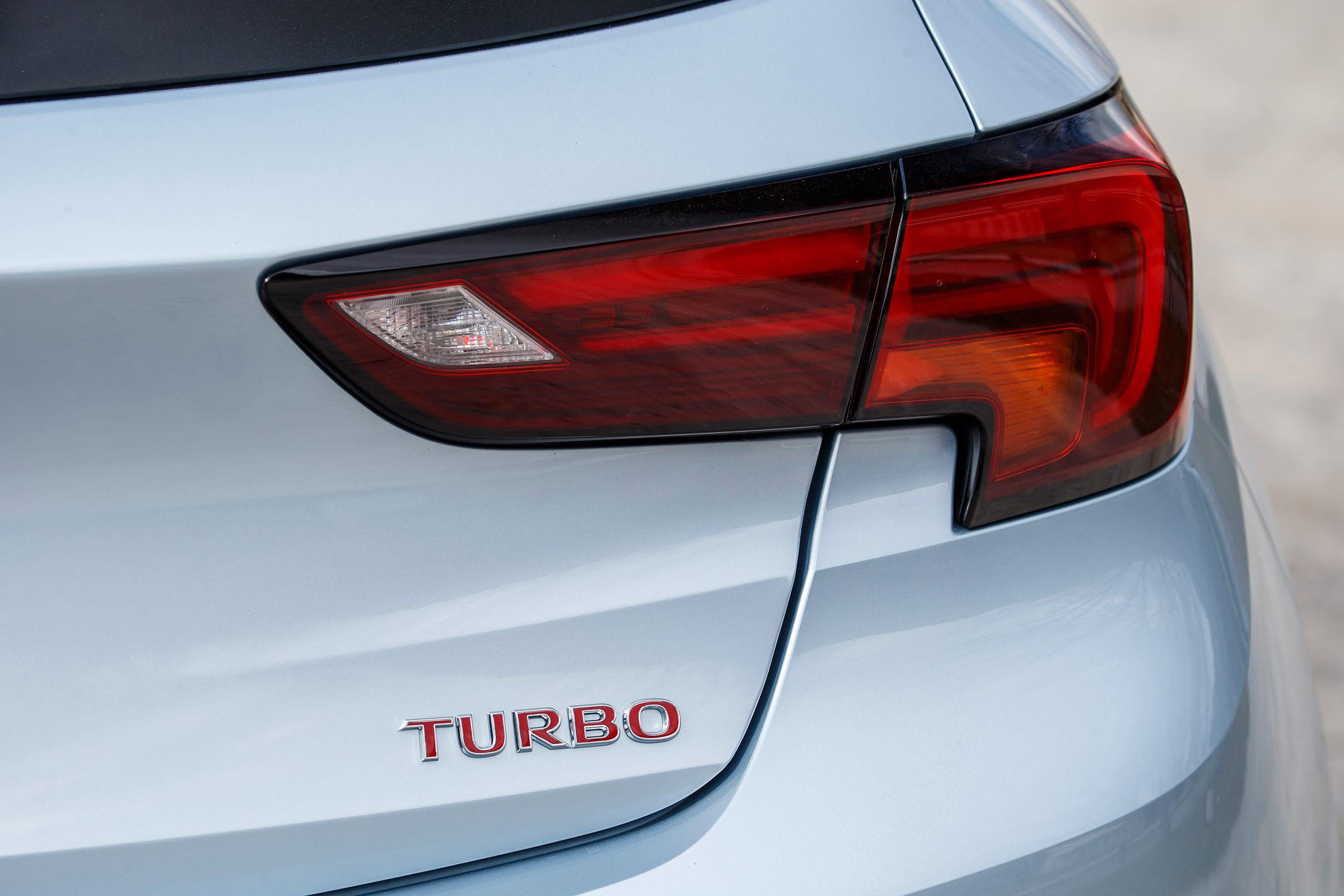 Vauxhall Astra 1.6 turbo - rear light detail