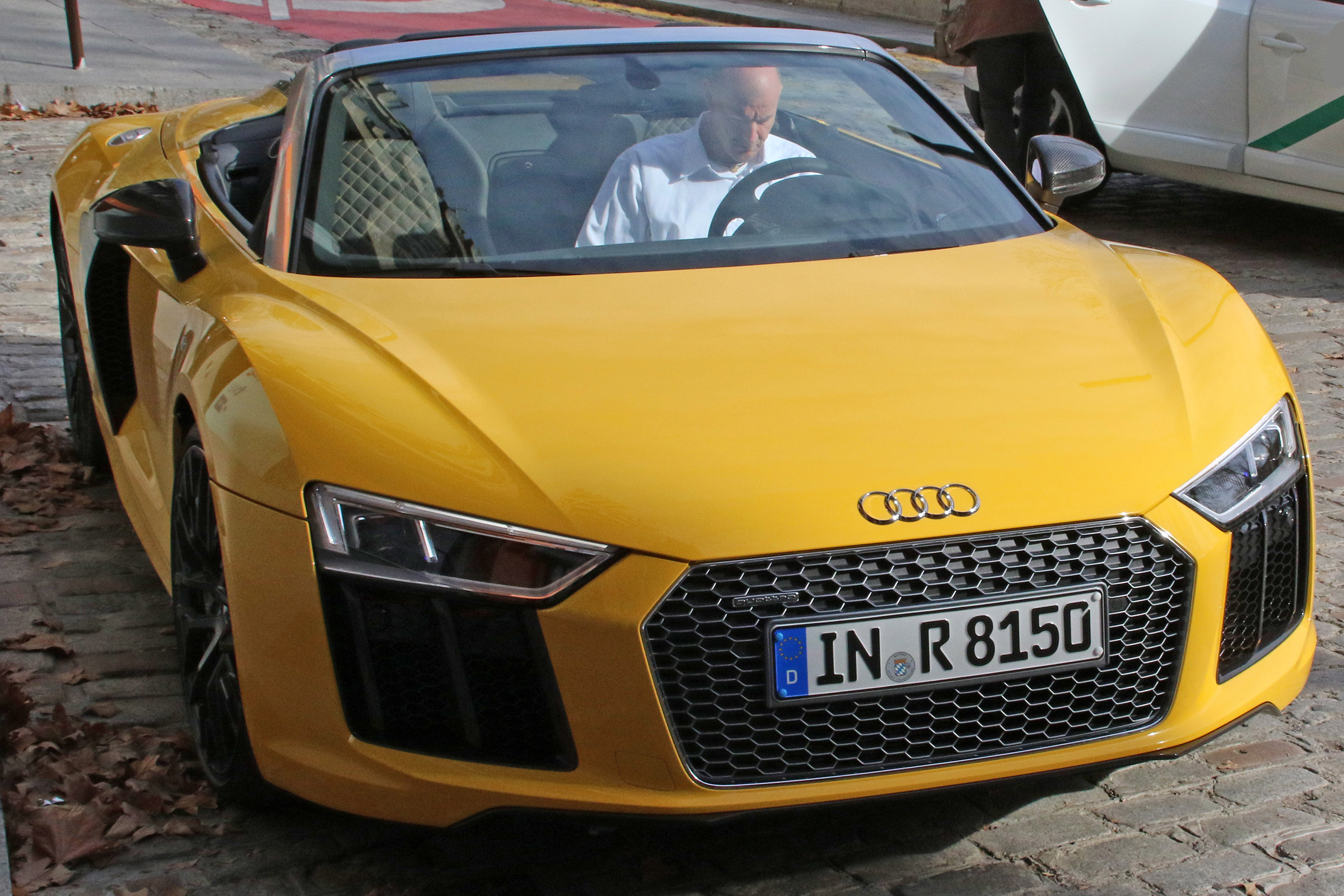 Audi R8 Spyder - spied front
