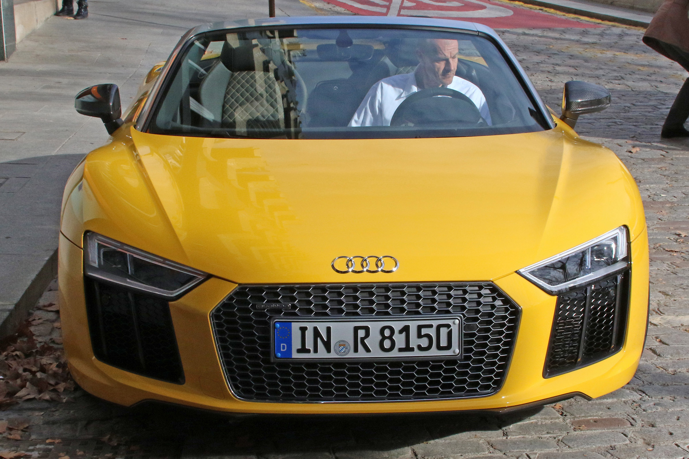 Audi R8 Spyder - spied full front