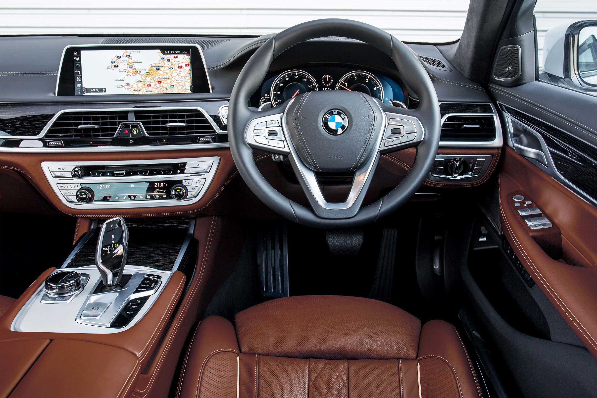 BMW 740Ld xDrive - dash