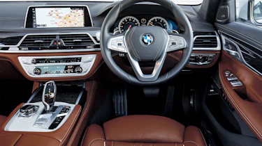 BMW 740Ld xDrive - dash