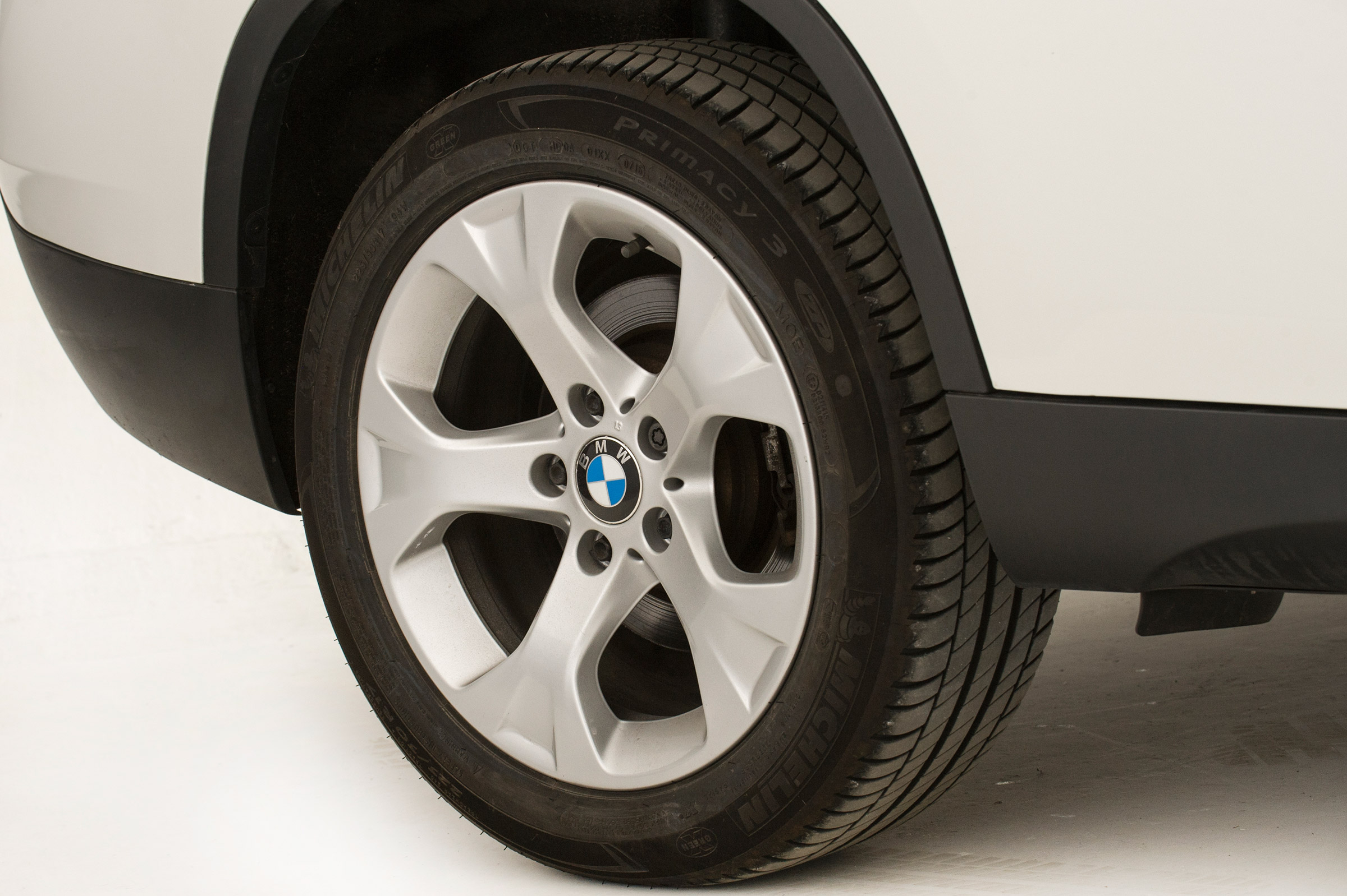 BMW X1 Mk1 - wheel detail