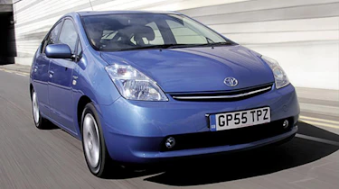 Toyota Prius Mk2 - front