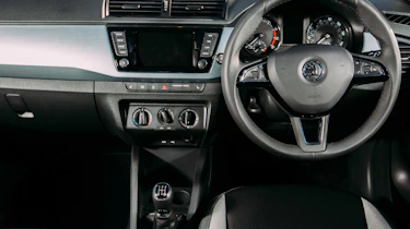 Skoda Fabia Colour Edition - dash