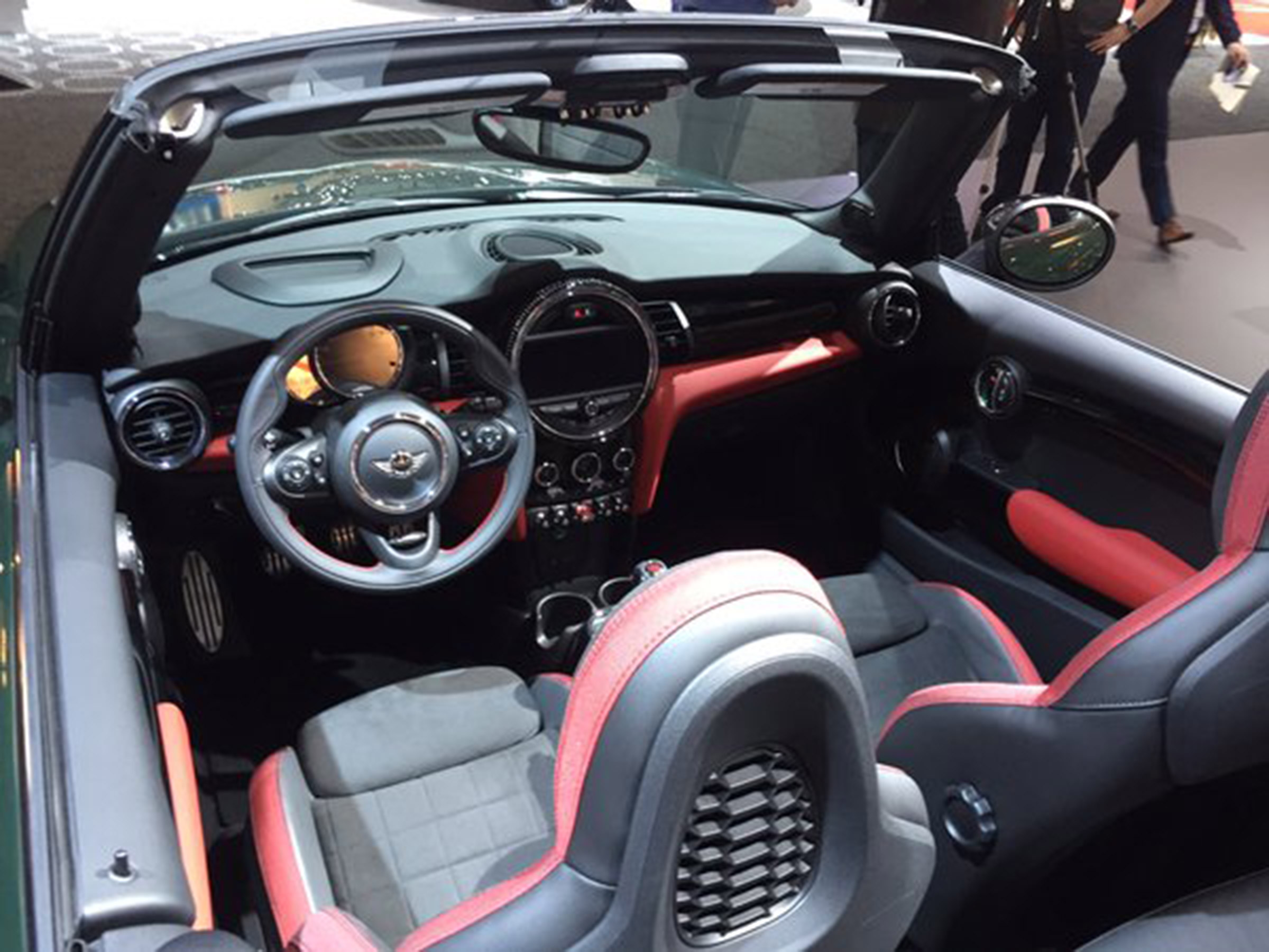 MINI John Cooper Works Convertible - New York interior
