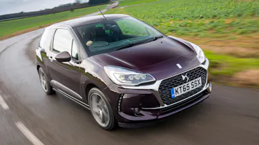DS 3 Cabrio 2016 review - front tracking