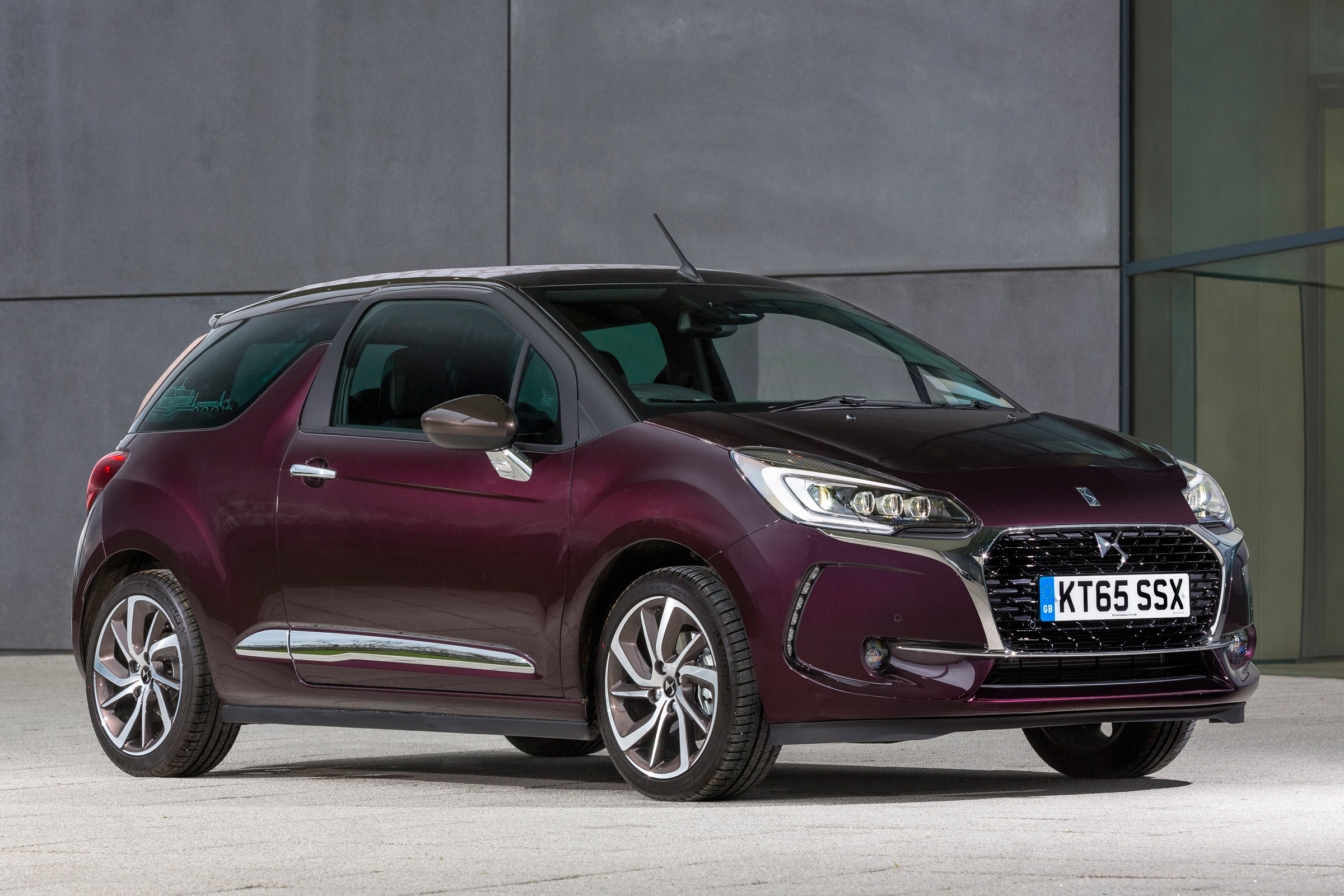 DS 3 Cabrio 2016 review - front quarter 2