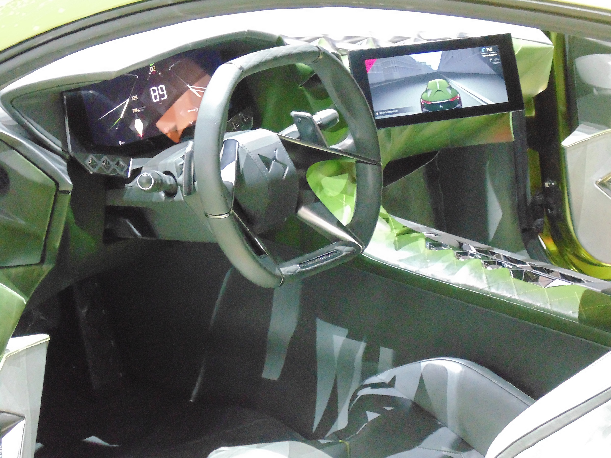 DS E-Tense Geneva - interior