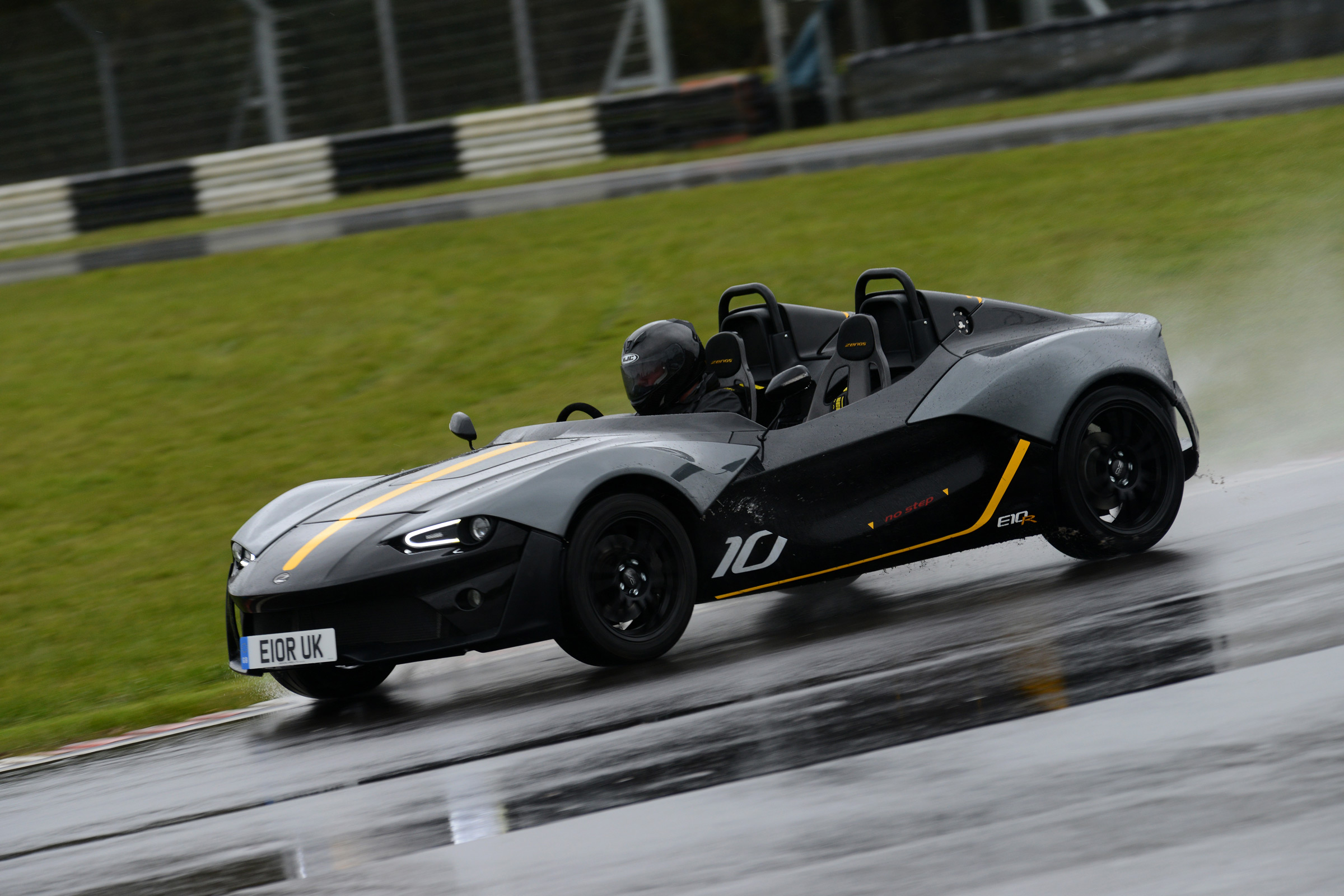 Zenos E10 review - front cornering