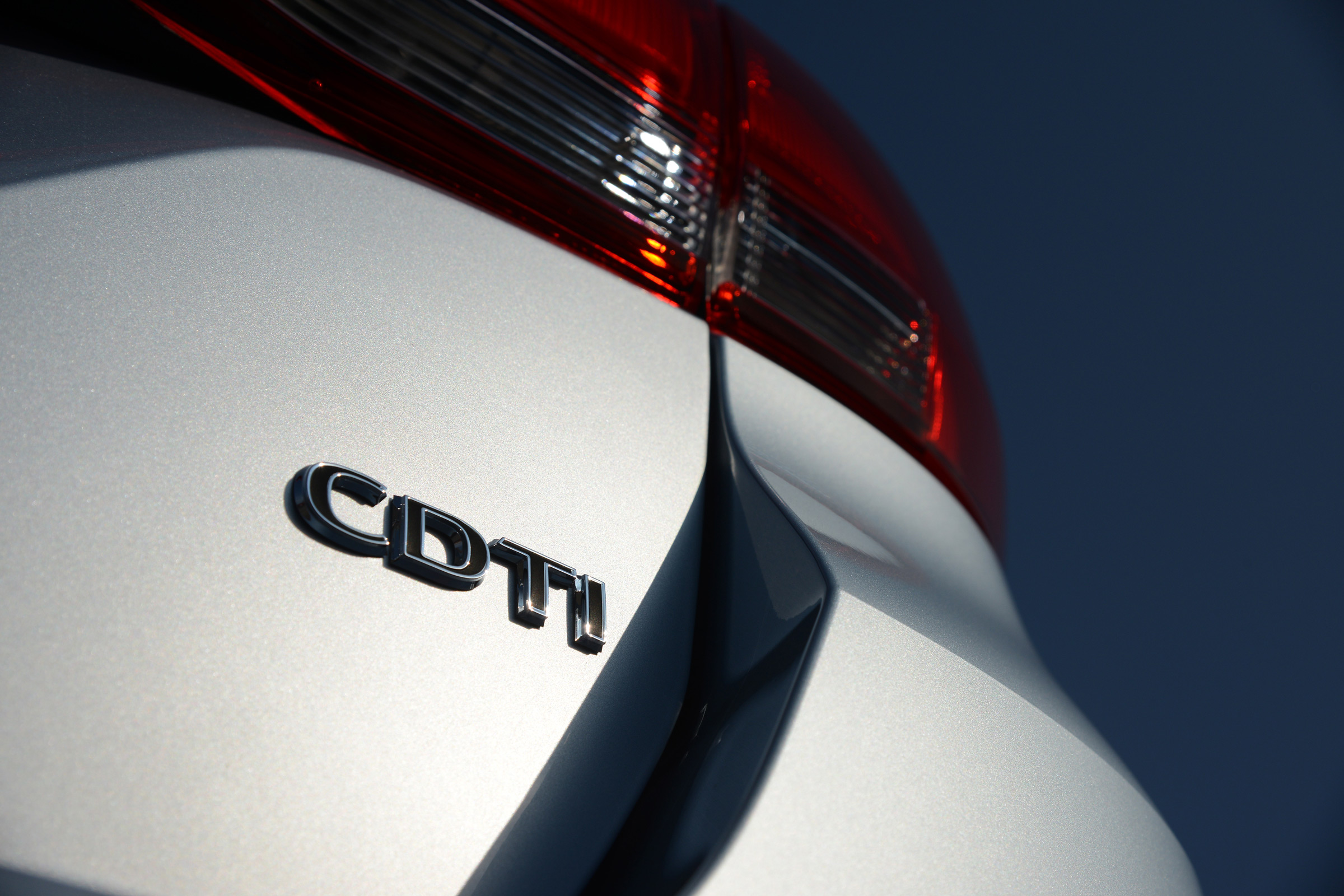 Vauxhall Astra Sports Tourer diesel 2016 - badge
