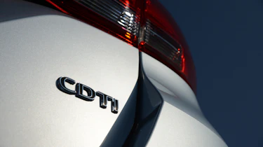 Vauxhall Astra Sports Tourer diesel 2016 - badge