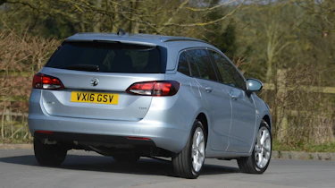 Vauxhall Astra Sports Tourer diesel 2016 - rear cornering