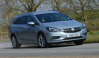 Vauxhall Astra Sports Tourer diesel 2016 - front cornering