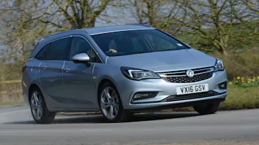 Vauxhall Astra Sports Tourer diesel 2016 - front cornering